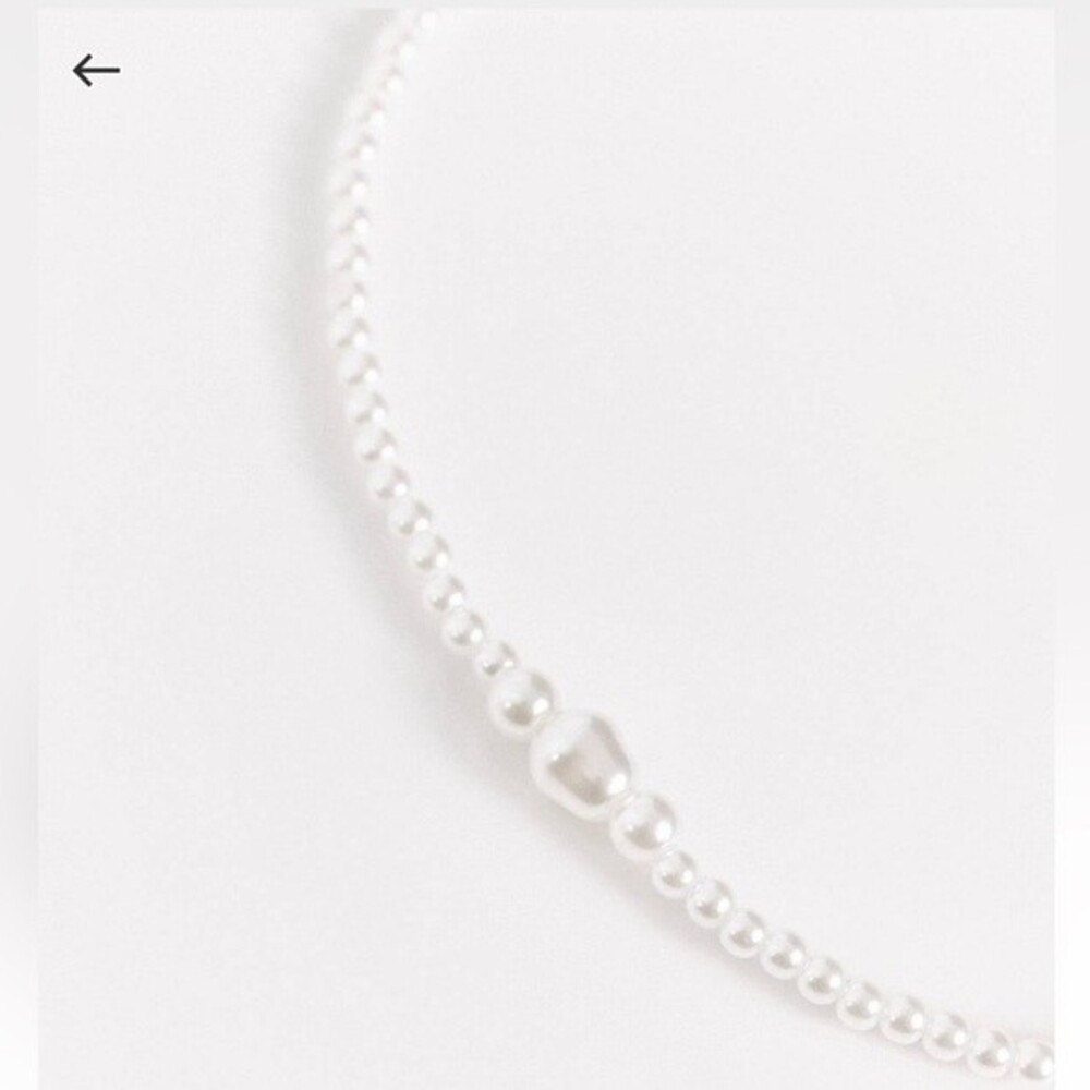 NWOT ASOS design choker necklace in graduating faux pearls